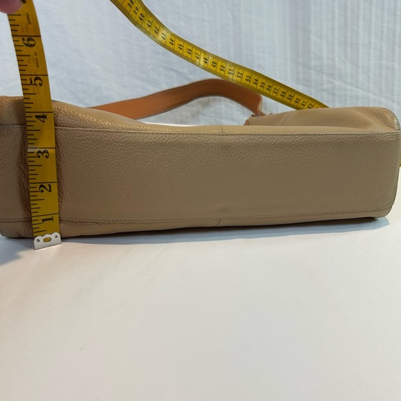 Two Tone Tan Leather Baguette Shoulder Bag - Picture 14 of 16